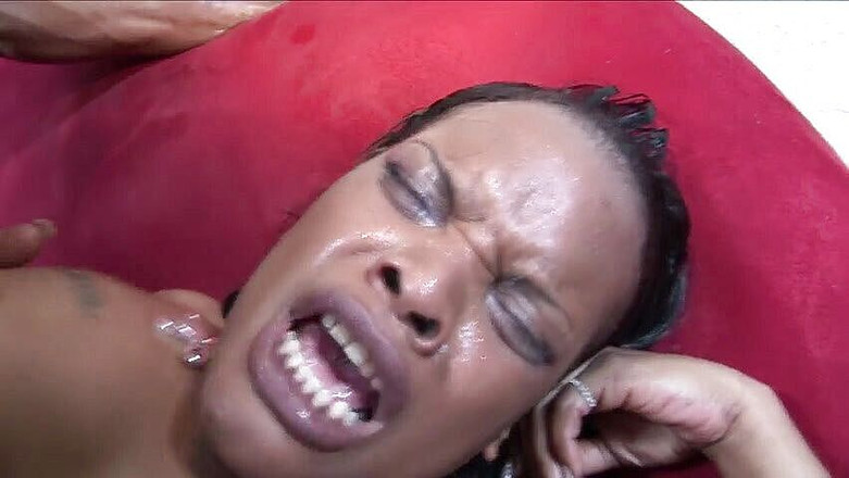 BBW Zone: 黒檀ぽっちゃり系はソファにBBCに乗っています