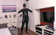 Spike Essex: Anglická MILFka Lisa - Shining My Latex Catsuit