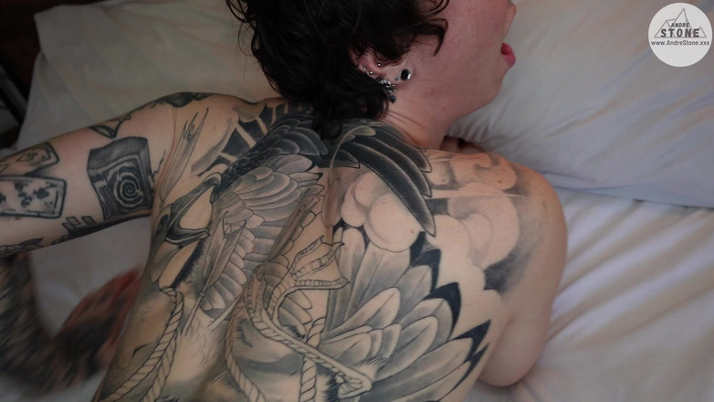 Andre Stone: De hete getatoeide vriendin van de beste vriend Salem Nox...