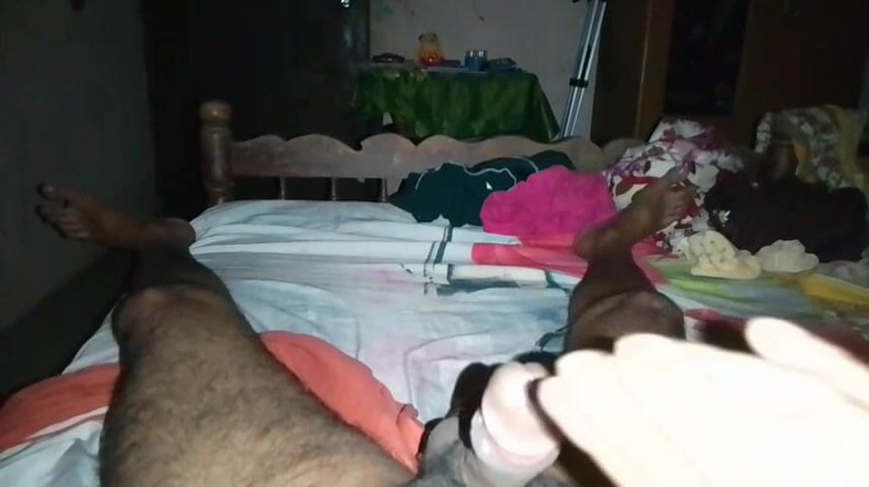 Skydreem1104: Malayalı ev hanımı kocası tarafından üstünün üzerinde dövülüyor