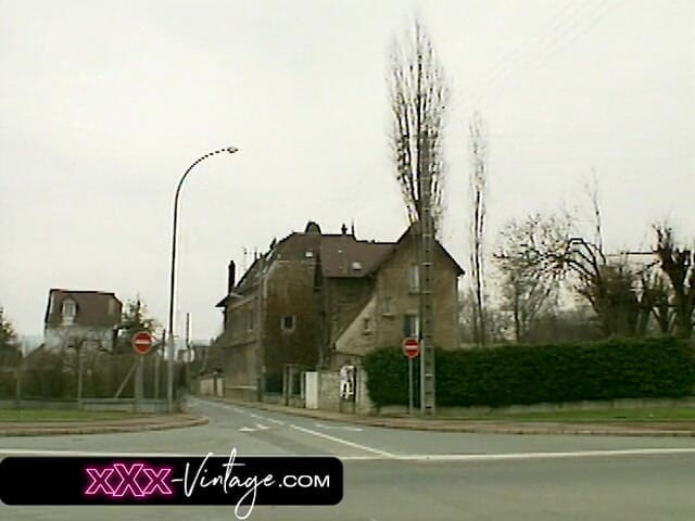 XXX-Vintage: La scène lesbienne sous le regard d'un spectateur