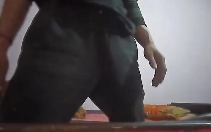 Gangbang straight: Amateur Boy Showing His Cock