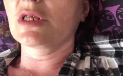Foder! Esse foi um orgasmo rápido e furioso que rastejou para cima de mim rapidamente!