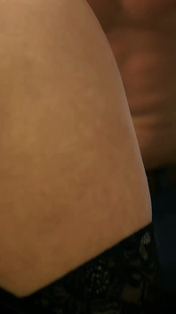 Wielkie cycki brunetka MILF zerżnięta przez Młodego faceta z spermą na Duże cycki