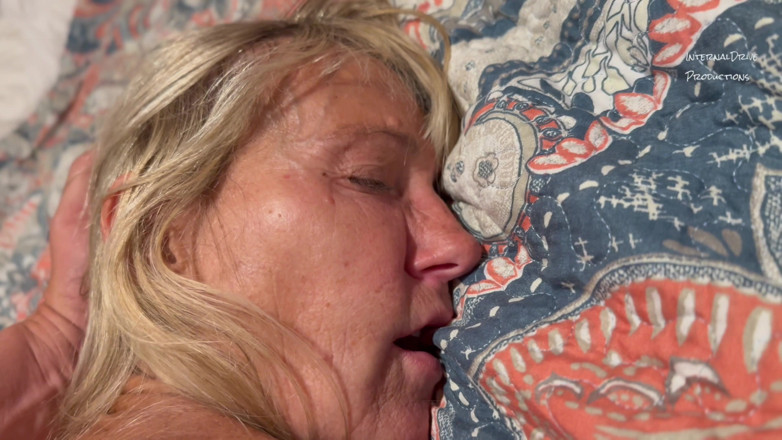 InternalDrive: Esposa cachonda follada por el culo hasta el orgasmo