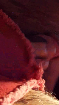 Kontol merah muda yang mengganggu close up