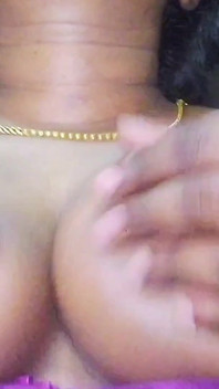 Sandra Hot Bhabhi Brust Scene No. 1