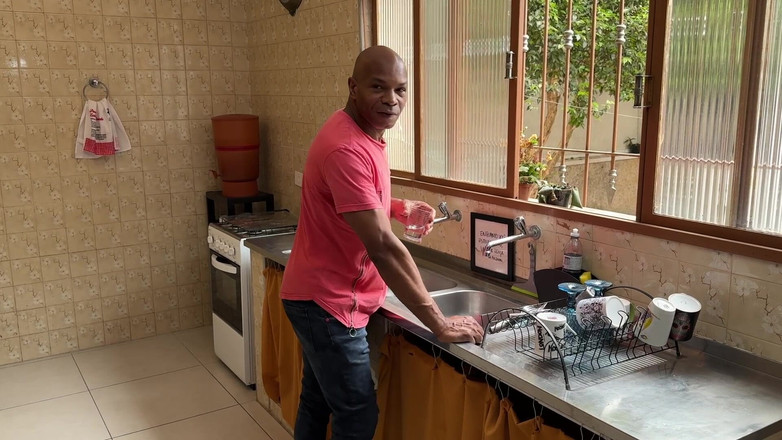 Quente club: Step-fam Sex - Wife Catches Husband Fucking Maid in Kitchen