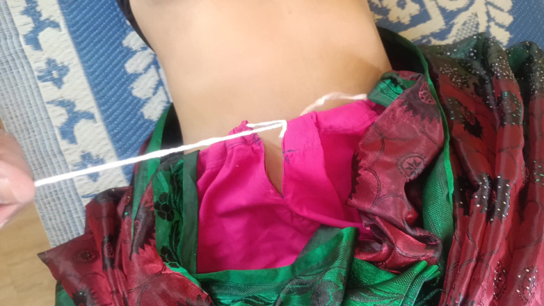 Magilmathi: 주인과 침대를 공유하는 사무실 직원 4