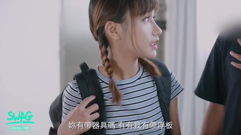 SWAG.live: 3p compilation: due cazzi riempiono la figa della ragazza e...