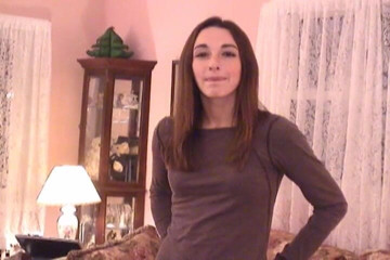 Radical: Casting sexy brunette