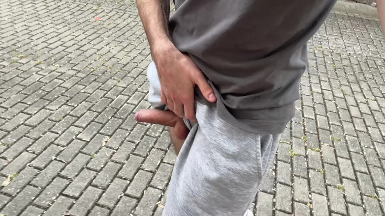 boyzxy212_2: Ragazzo Russo Che Gioca Con Il Suo Cazzo Sulla Terrazza....