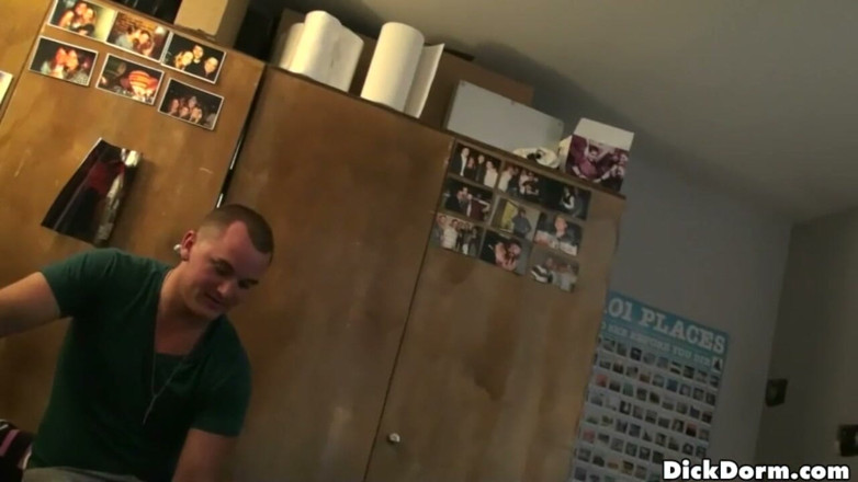 Reality Dudes: Reality Dudes - Robert Makes Bjs Orgasm as They Dare Roommates...