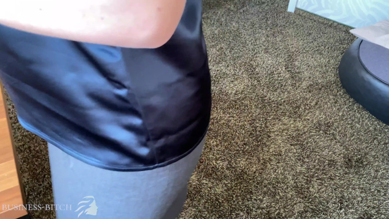 Business Bitch: Employee caught by her boss cum fill up