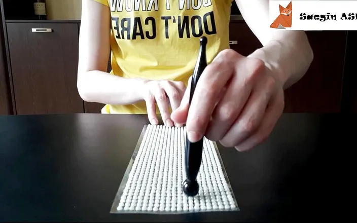 Saegin: 2[ASMR] Scratching rhinestones (no talking)