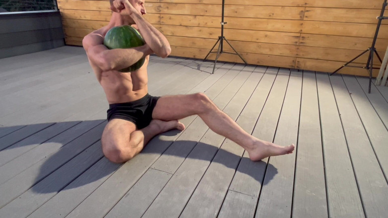 Bigmax8inch: Hand stand avsugning cumshot efter att hon förlorar spelet du...