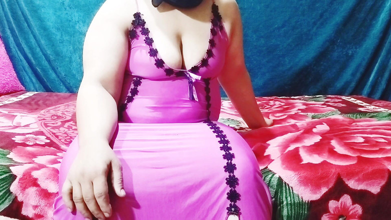 Ahmed and Samah: Scopa una vedova del proprietario dell'edificio