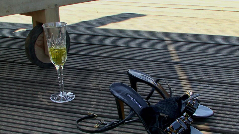 Videos Francaises: Blonde Babe From France Plays with Her Pussy in Outdoor...