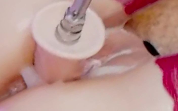 Nicolette69w: Šukání krémové kundičky s velkým robertkem