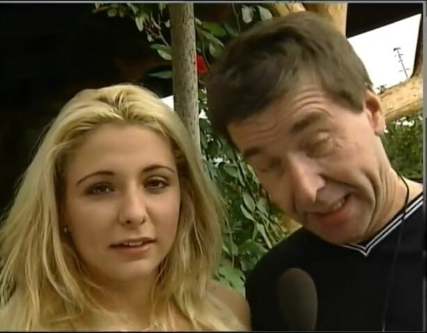 Videorama: Blondynka nie rozumie, że powinna się rozebrać...
