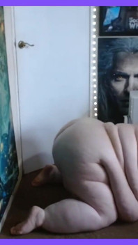 SSBBW rastejando no chão