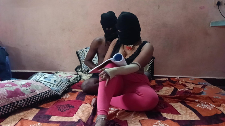 Reshmahotever: Profesoară de școlarizare sexy