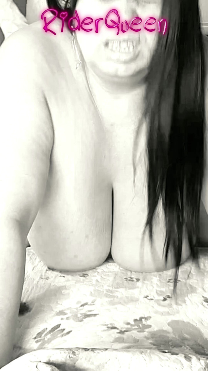 Riderqueen BBW Step Mom Latina Ebony: Riderqueen की कुत्ते शैली में चुदाई