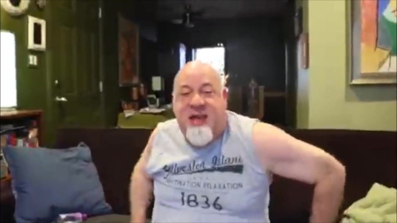 beardaddychub: Oso se masturba con medias negras