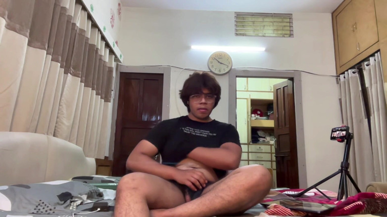 Luxe Ryn: Horny Desi Twink Bitch Loses Control at Home