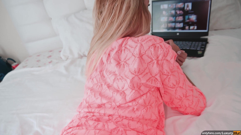 ReplayXXXLady: Nevlastní syn má čůráka, díky macechě se cítí lépe