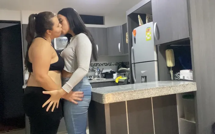 zoemelissa: I Fuck My Fried in the Kitchen While My Husband...