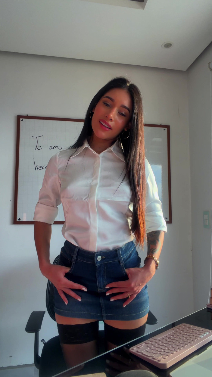 Carolina Guerrero: Sexy Secretary Seeks to Please Her Boss