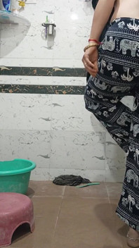 प्रिया भाभी बड़ी गांड सेक्सी शरीर वीडियो शूट