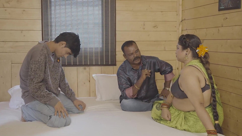 My desi wife: Il patrigno e suo figlio hanno scopato la sua sexy...