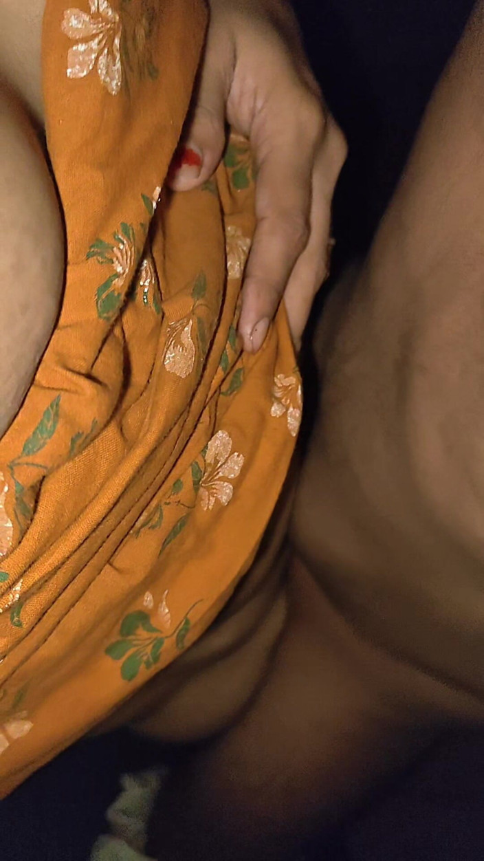 Busty Banuu: Adik tiri dalam undang-undang seksi mahu berseronok semasa seks
