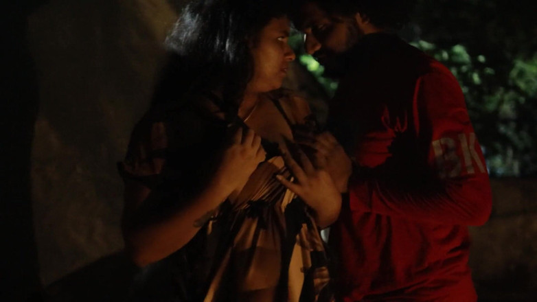 Vaigavarun45: Ngentot di teras malam sama pacar waktu orang tuanya lagi...