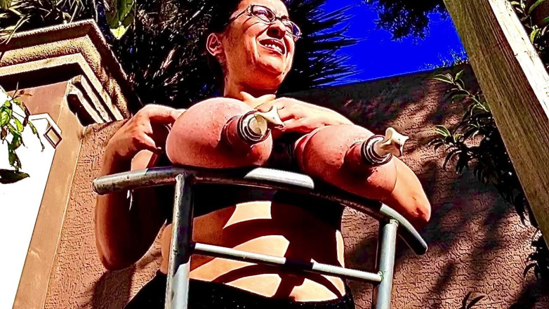 VeeVee Vixen: Sexuální otrokyně bradavky zvětšení kamery 3