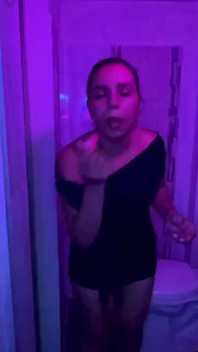 Culona Follando En El Baño De La Disco Con Desconocido.