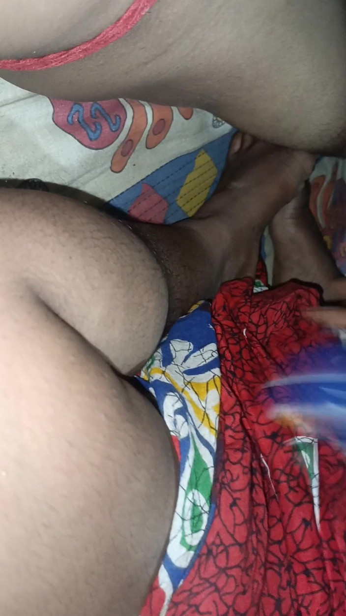 Monika Bhabhi: Gospodină indiană bhabhi din sat