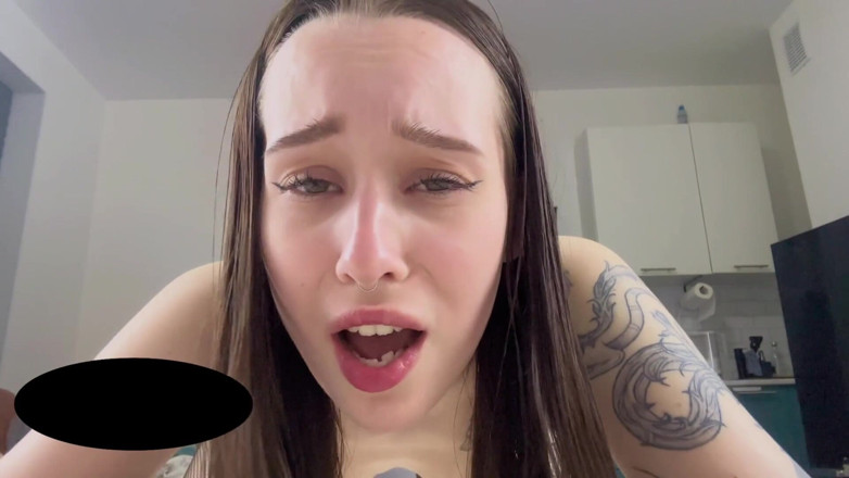 HannahKim: 내 의붓여동생은 그녀에게 오르가즘을 달라고 애원했습니다