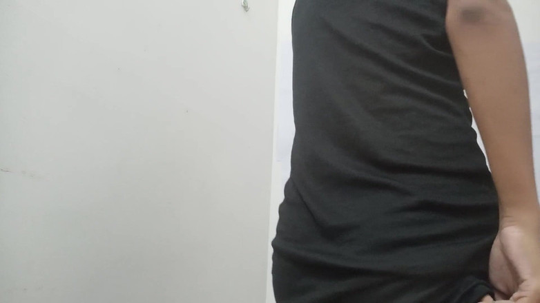 desigirl93: セクシーなパンジャブバビは彼女の毛深い茂みを披露しています