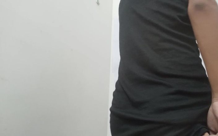 desigirl93: Sexy Punjabi Bhabi Is Showing off Her Hairy Bush