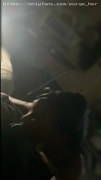 Jolie nana, gorge baveuse