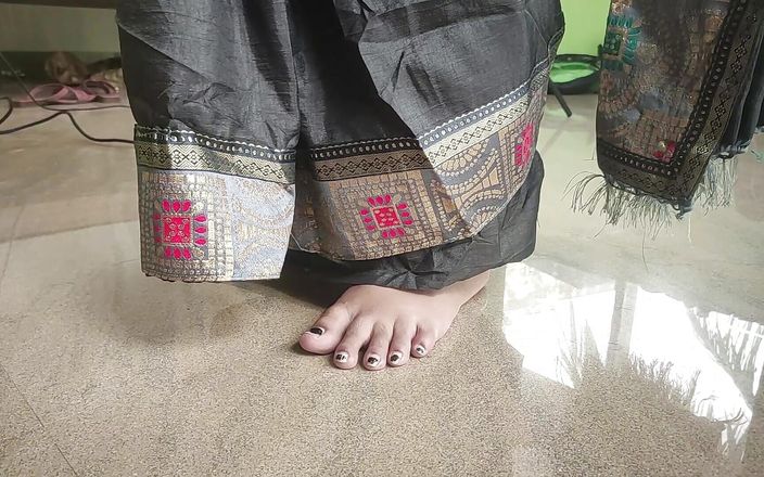 Vaigavarun45: Vaishnavy Hot Saree Navel Hole Lízat a Sát od Sharun...