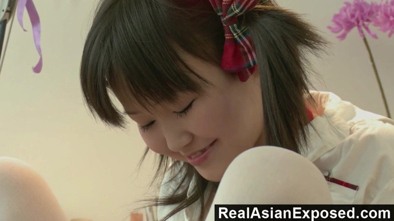 Real Asian Exposed: RealAsianExposed - Asian Lune zeigt körper und masturbiert