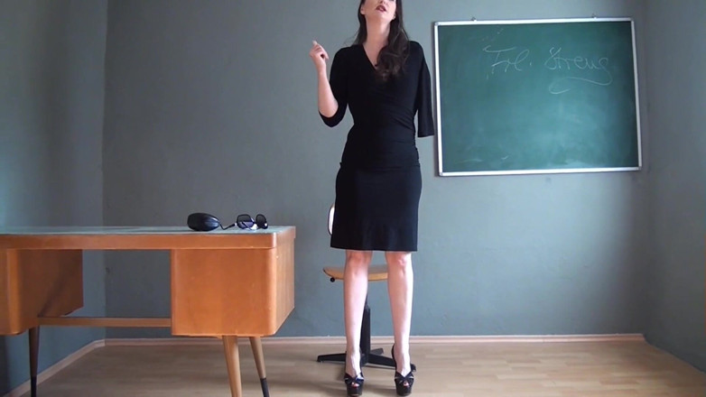 Mary Amputee Pretender: 腕を切断しているように見える不動産専門家
