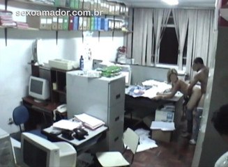 Amateurs videos: Horny employees having sex in the office after hours
