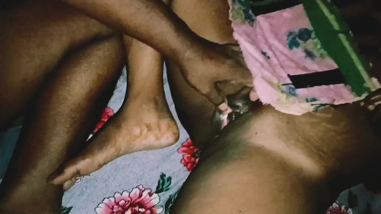 Ghazipur Uttar: Suami bercakap telefon bimbit masa yang sama awek menikmati zakar...