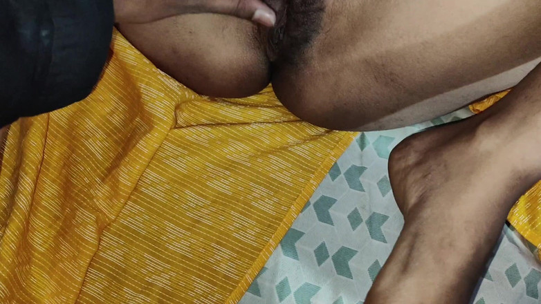 KavitaBhabhi: Stiefbroer had een thee uit de vaginale beker van zijn...