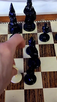 Ejaculare în gură Regina Chess Joc